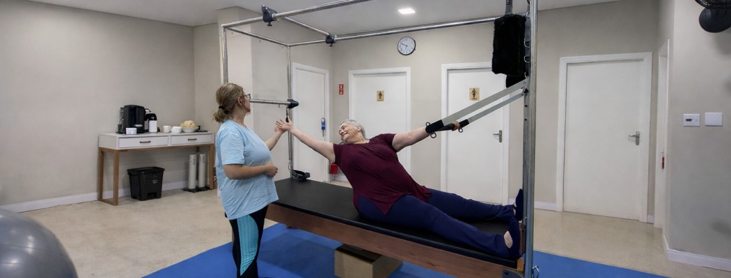 Aluna fazendo aula de Pilates na KT Fisio em Jundiaí