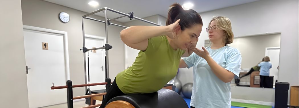 Aluna fazendo aula de Pilates na KT Fisio em Jundiaí